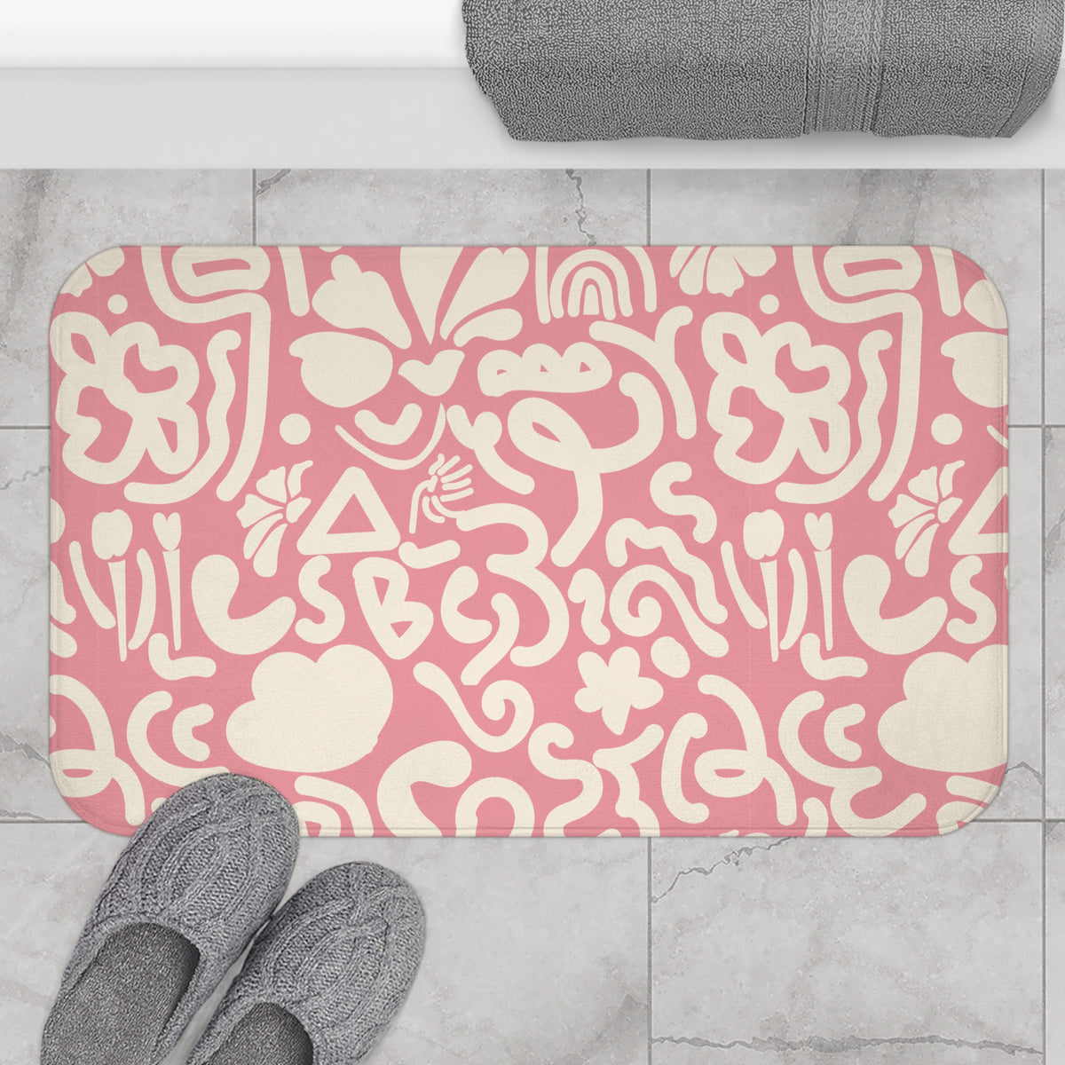 Pink Abstract Floral Bath Mat – Retro Modern Bathroom Decor