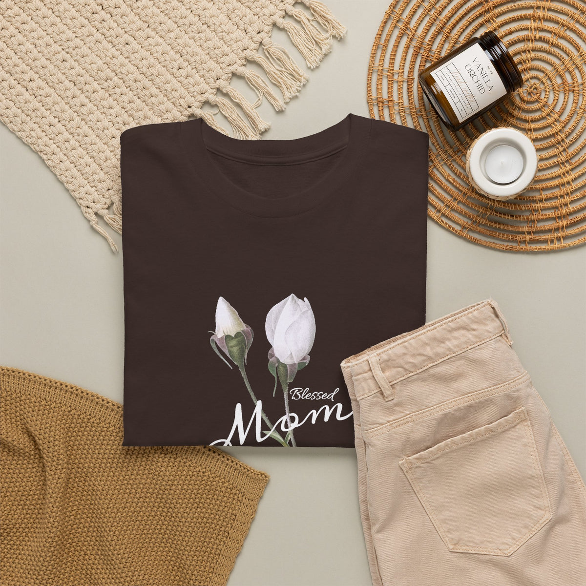 Mom Floral T-Shirt – Minimalist Women’s Cotton Graphic Tee