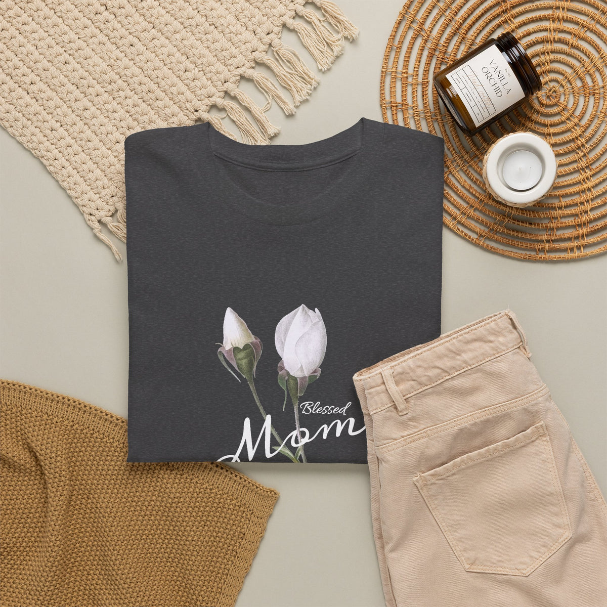 Mom Floral T-Shirt – Minimalist Women’s Cotton Graphic Tee