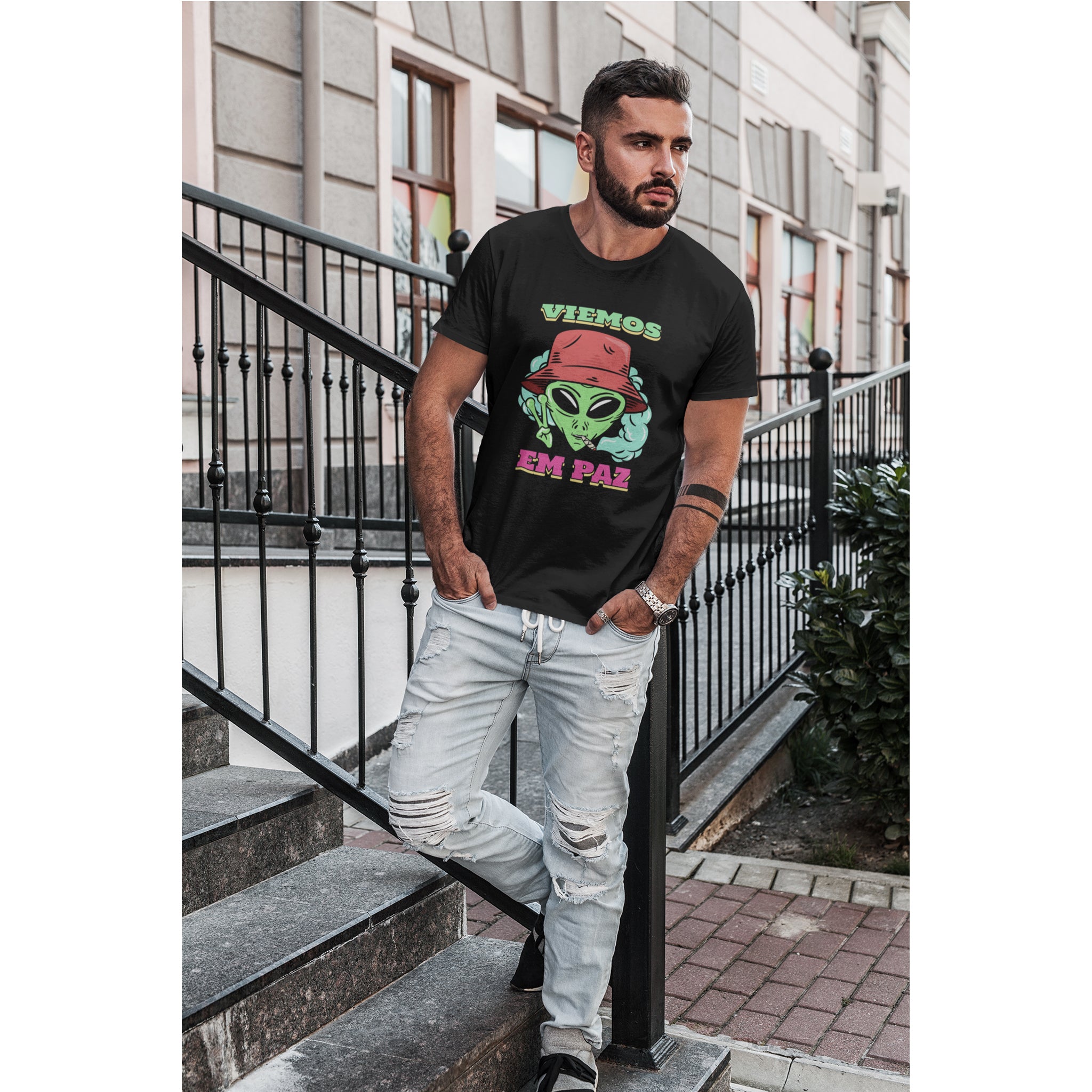 Alien Peace T-Shirt — "Viemos Em Paz" Retro Graphic Tee