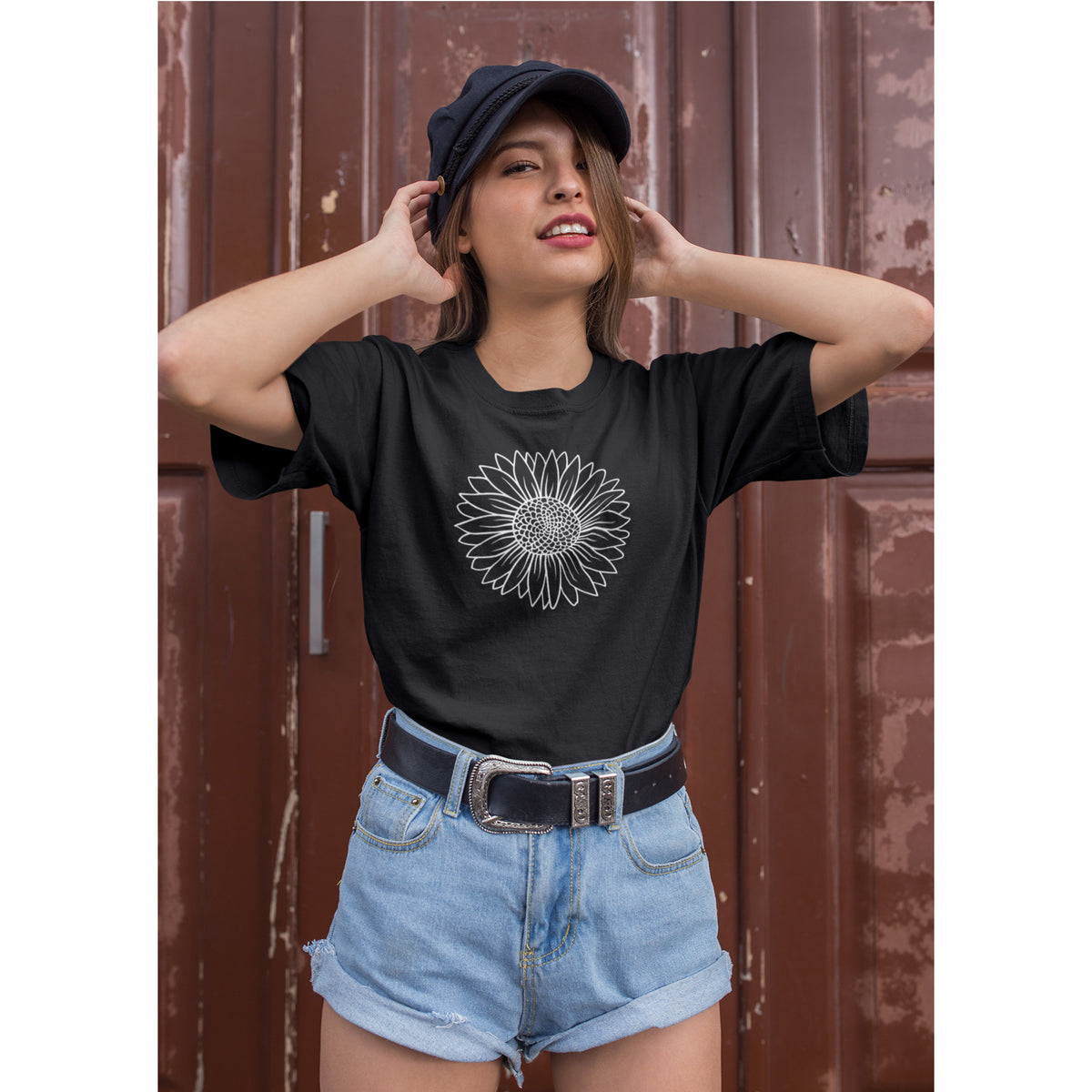 Minimal Sunflower T-Shirt – Floral Line Art Graphic Tee